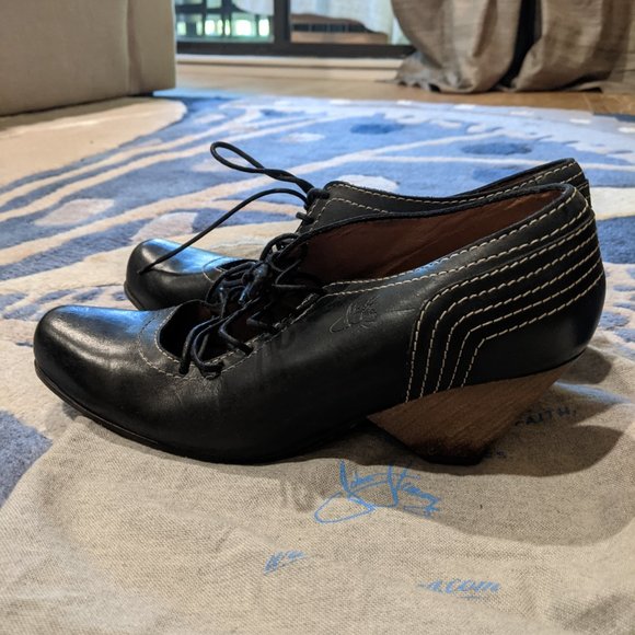 John Fluevog BARKERVILLE IN BLACK- SIZE 8.5 - Picture 2 of 3
